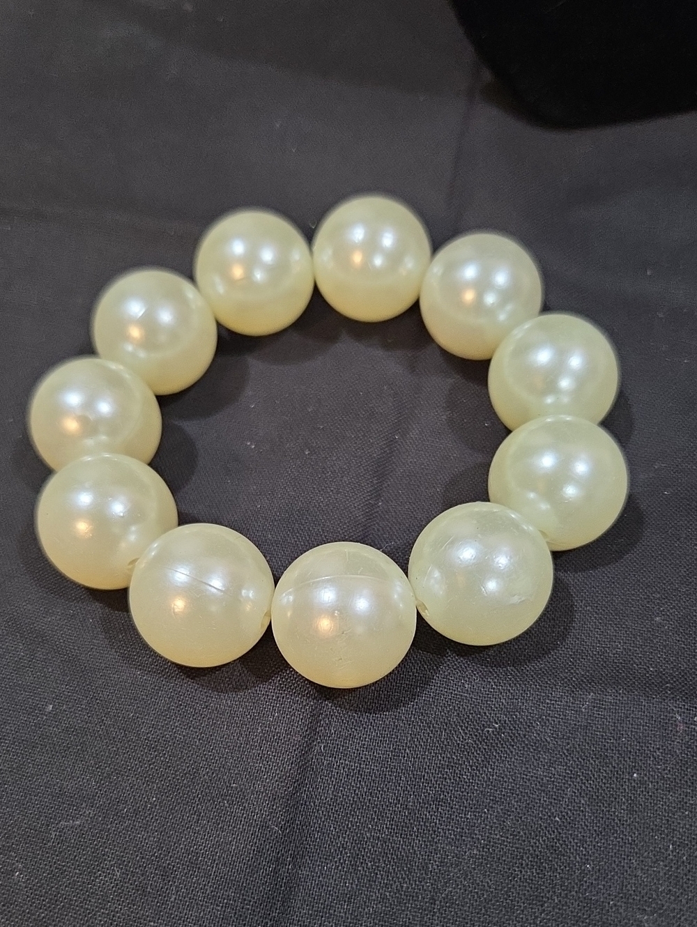 LARGE FAUX PEARL STRETCH BRACELET